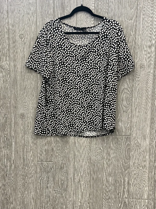 Top Short Sleeve By Notations In Black & White, Size: 2x